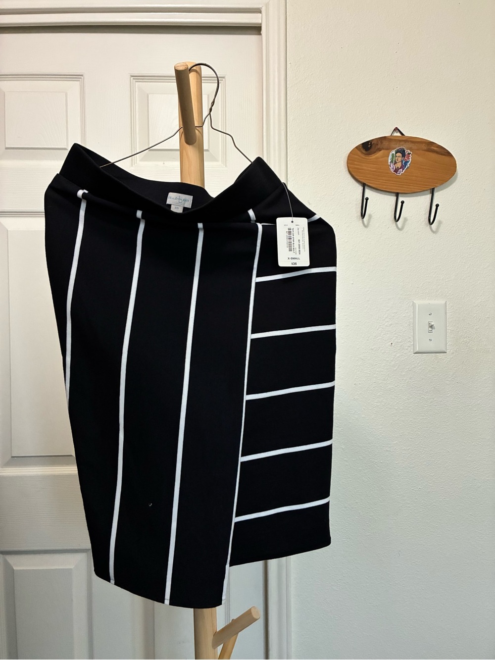 belle sky Black and White Vertical/Horizontal Stripe Pencil Skirt